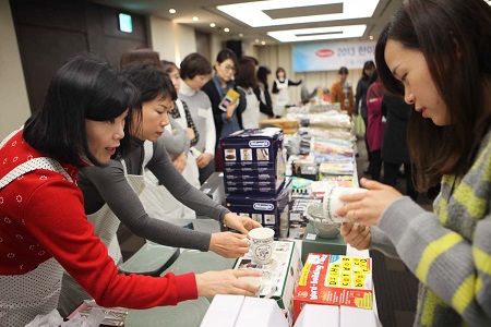 한미부인회, 불우이웃돕기 기금 마련 자선바자회