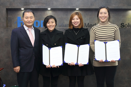 휴온스, 프로골퍼 선민재·김민선과 전속계약