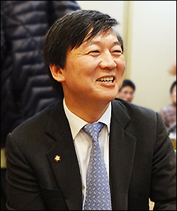 "의사여서? 아니 NO원에 살아서 복지위 못 떠나요"