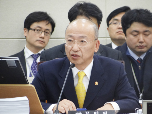 문 장관 "약가협의체 협의결과 최대한 존중하겠다"