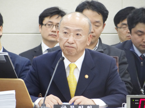 문형표 "약국 담배 못팔게 최대한 압력 행사할 것"