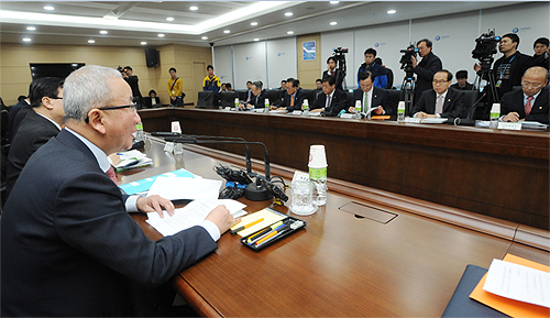 일반인 의원·약국개설, 경제혁신 3개년 계획서 제외