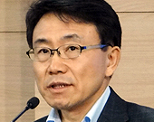 권덕철 "국민 협박하라 의사 면허 준것 아냐" 강공