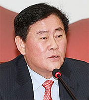 최경환 "의료 규제개선" vs 안철수 "공공성 강화 집중"