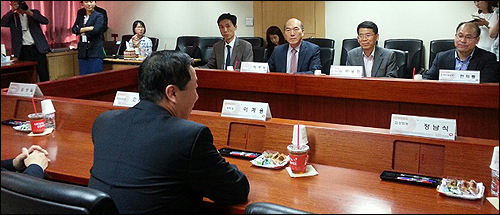 공단 '희망고문' 걷어낸 수가 전략에 의약단체 '발목'