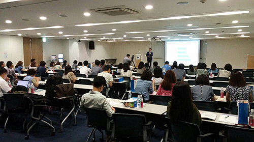 "약사 2명 중 1명, 현재 약국시스템 한계"