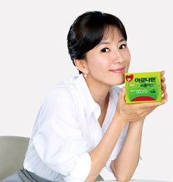 아로나민씨플러스 CF모델에 김희애
