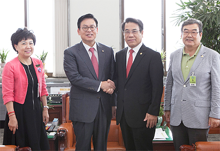 1년치 카드수수료만 186만원…"약사 허리휜다"