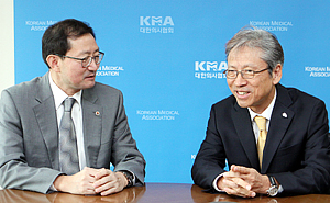 회장 바뀌고 교류 잦아진 의-병협 화해무드 왜?