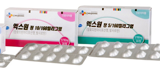 CJ '엑스원'출시 1년, 블록버스터 예약
