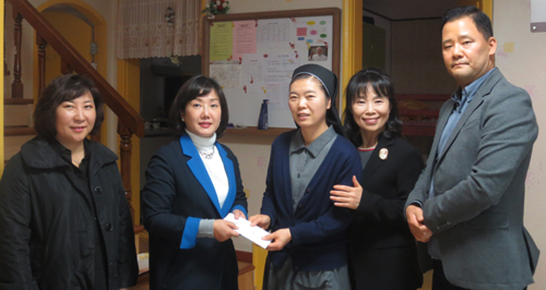 서초구약, 관내 복지관 등에 후원금 전달 