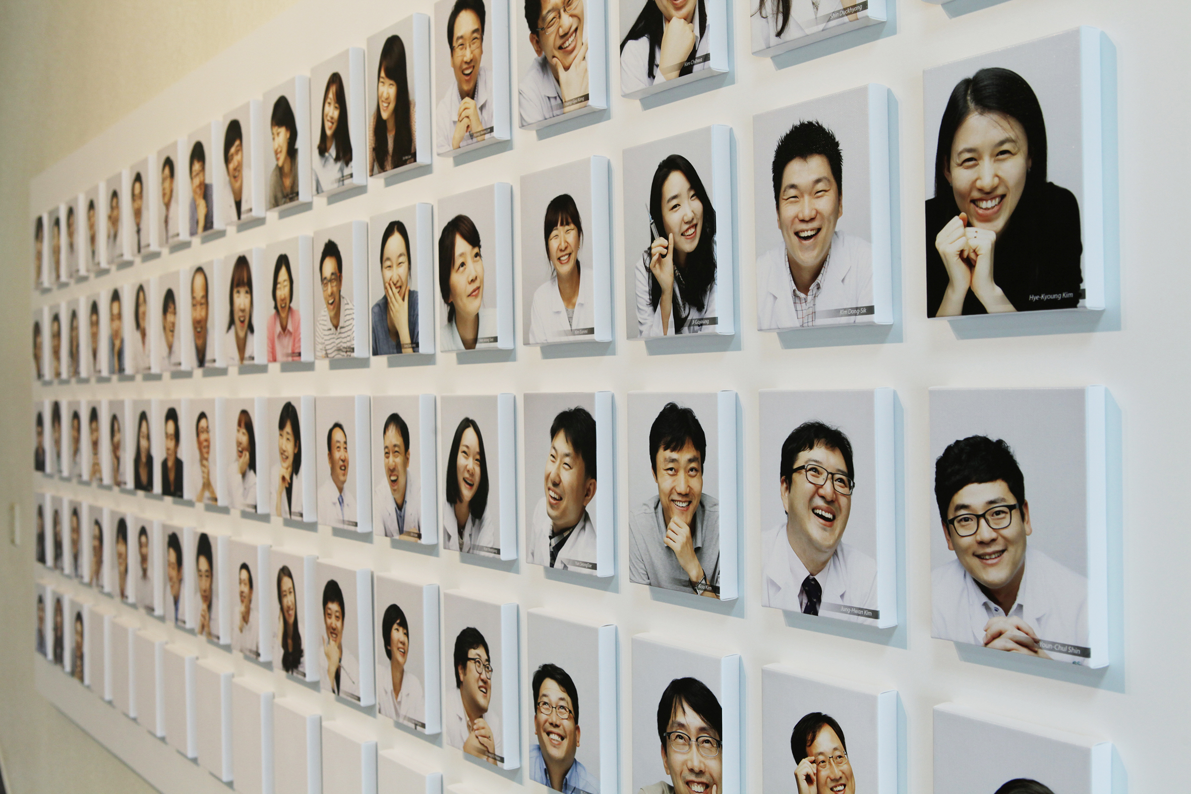 녹십자 목암연구소 1층 로비에 가면...