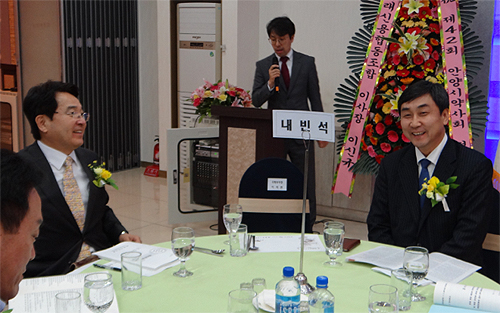 4선 여야의원 설전…"약사법 우선" Vs "약사 직격탄"