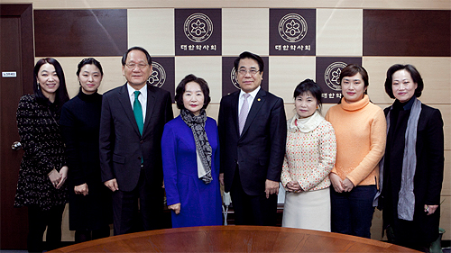 동덕여대 약대 동문, 약사회와 현안 논의