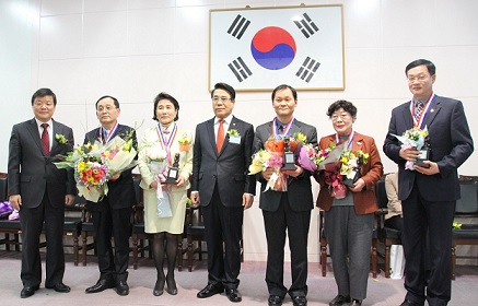 한독, 약연상 수상자 6명 약사 시상
