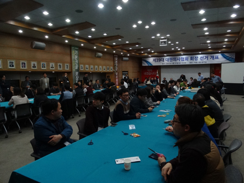 차기 의협회장은 누구?…1만3780명 투표함 개봉