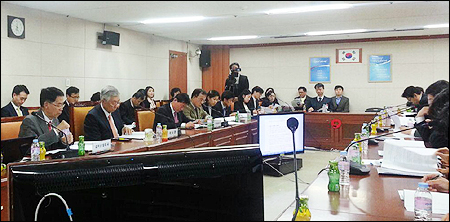 복수 병의원 개설금지법 논박…"의사에게만 가혹?"
