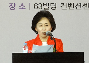 "음지의 약자들 뒤에는 항상 여약사가 있었다"