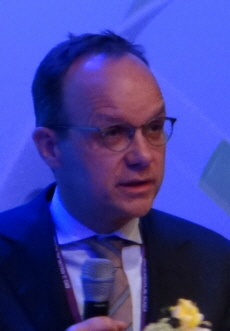 "제약산업 발전 장벽 존재…특화분야에 집중 필요"