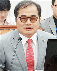 대체조제 미온적인 복지부…"의사협회 하수인인가"

