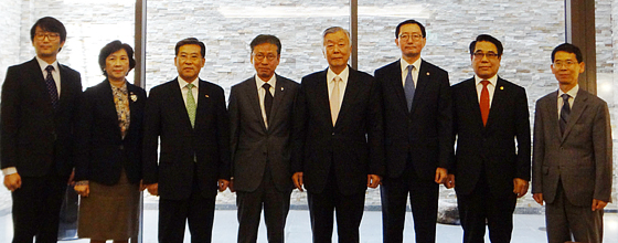 의약 수가협상 '개시'…"공단 이사장 중심 잡아달라"