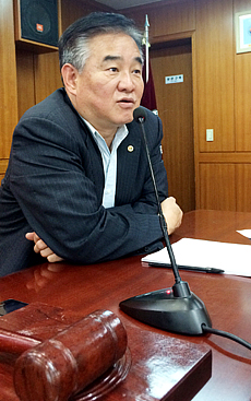 "자리뜨는 대의원들"…의협, 정족수 미달 해법은?