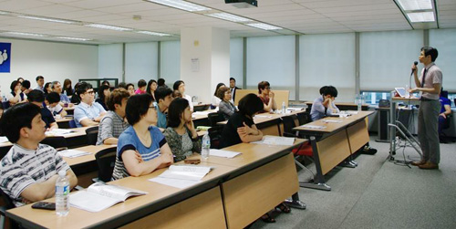 휴베이스, '셀프케어 시대 약국 경영' 노하우 공유