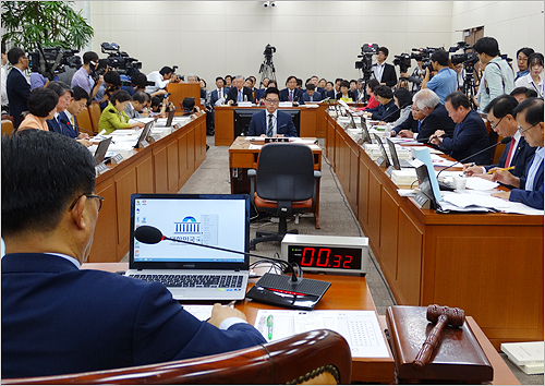 "천연물신약…PM2000 인증취소…IC카드 논란"