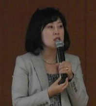 "우리 약은 '포르쉐'인데, '포니'랑 비교하라고 한다"