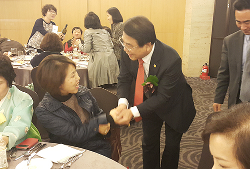 대약회장 후보 3인, 주말 행사장 표밭 다지기