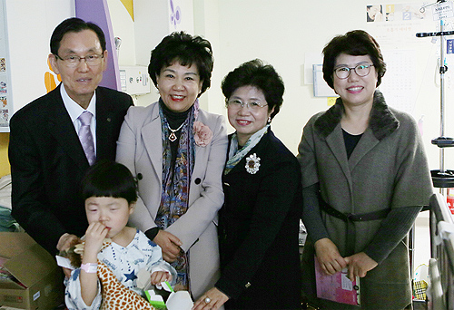 약사회, 실명어린이 각막이식비용 후원