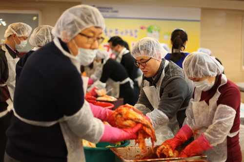 프레제니우스메디칼케어, 환우 위해 김장 담가