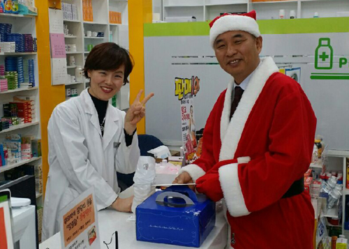 조상일 인천 남동구약사회장 산타로 변신한 이유는