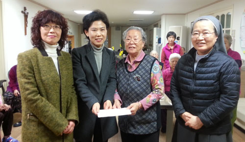 은평구약, 성우회 양로원에 성금 전달 