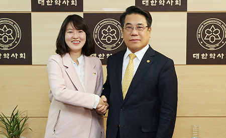 민중연합당 정수현 후보 "영리법인 문제 맞설 것"