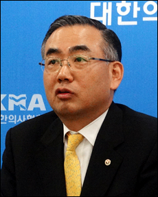 "개원 경력 없는건 문제 없다...난 행정전문가"