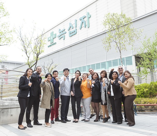 녹십자 오창공장에 중남미 보건의료인 방문