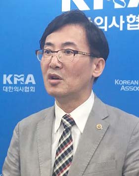 이용민 의료정책연구소장 "무너진 의권 정립"