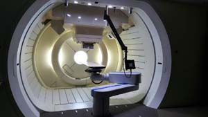 삼성서울병원, 양성자 치료기 가동…암 조직만 정밀 타격