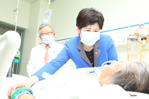강은희 장관, 위안부 피해자 하상숙 할머니 병문안