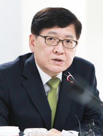 정진엽 장관 "약사 복약지도 없는 조제약 택배 불가"