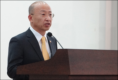 국회 출석 문형표 "메르스 사태 안타깝고 불편한 짐"
