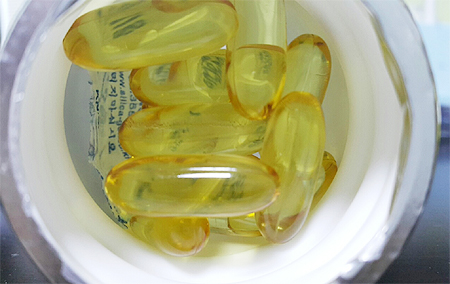 눌러 붙은 연질캡슐·좌제…교환 요구에 약국 골머리