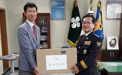 인천 중동구약, 중부경찰서에 구충제 전달 