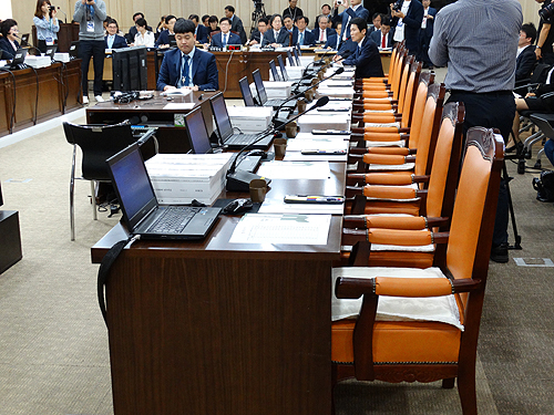 국감 첫날, 與 불참…野 "민생 저버린 사상초유 일"