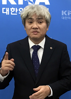 의사 전문가평가제 신고 접수…"동료감시제 아니다"