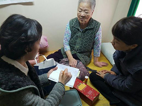 강남구약, 구룡마을 독거노인 방문 상담 진행 