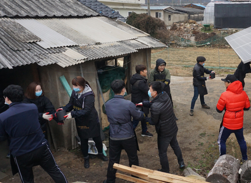 청주해성약품, 9년 째 사랑의 연탄나눔 행사 