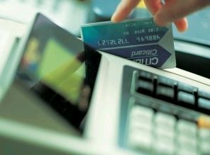 카드수수료 인하 요원…제약 구매전용카드에 심란