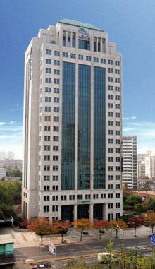 유한양행, 1400억 기술이전 폐암신약 임상1상 첫발